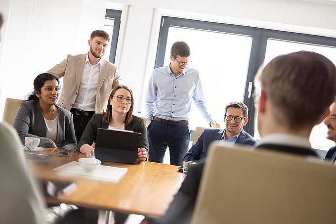 Ein junges Wirtschaftsprüfer Team in Münster
